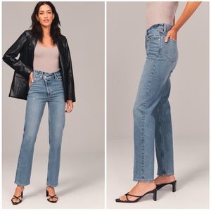 Abercrombie & Fitch Ultra High Rise 90s Straight Medium Criss
Cross Waist 29/8